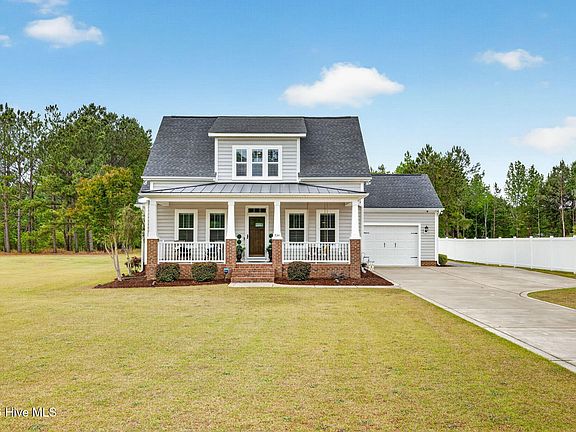 4th image of 534 Herring Road