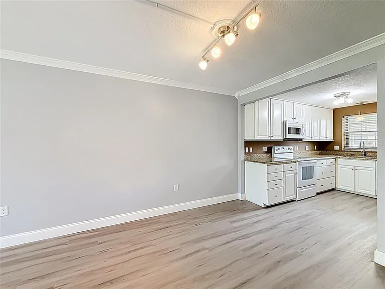 101 N Grandview St — Photo 18