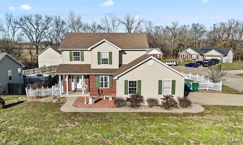 1st image of 202 Sun Valley Dr