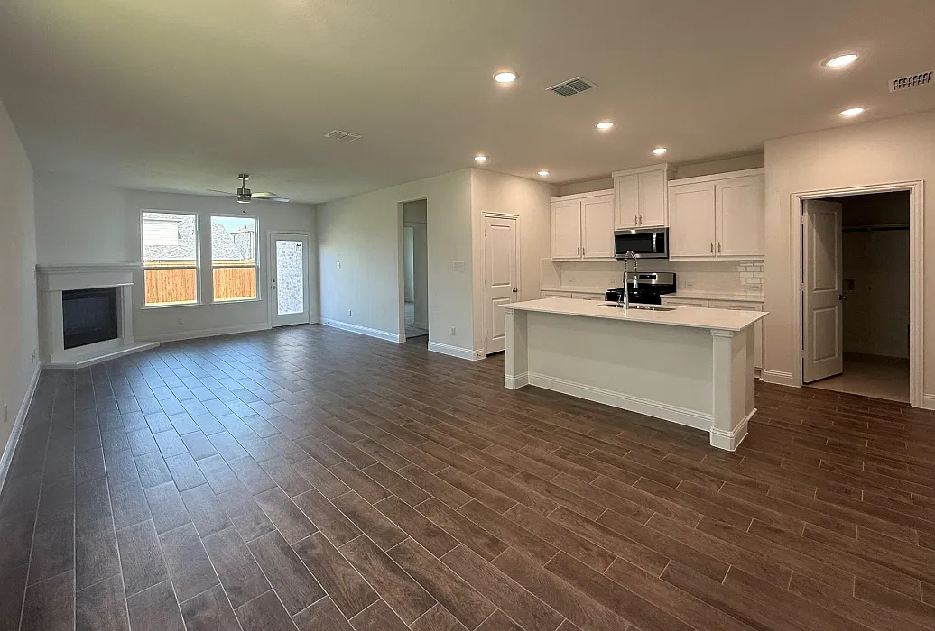 4 bed, 2259 sqft, $2,195 — Photo 2
