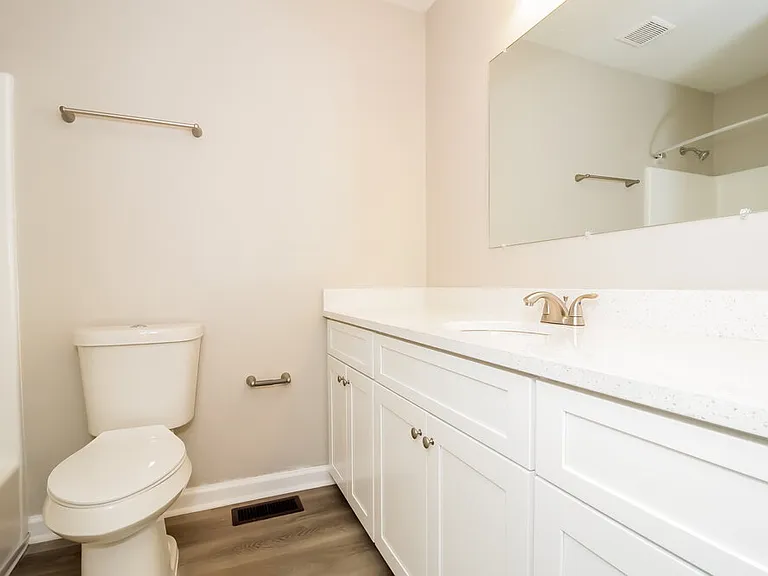 2360 Ambassador Dr — Photo 15