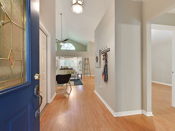 Spacious Entryway