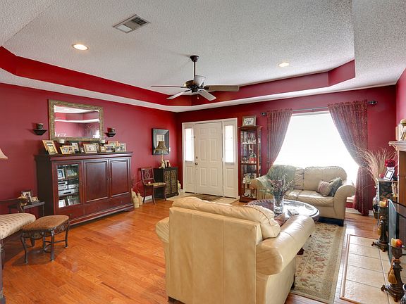 3rd image of 15026 Parkwood Dr N