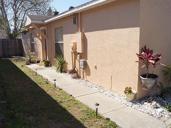 Left side walk way to front door