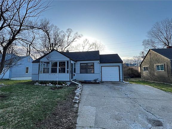 3rd image of 7208 Forest Ave