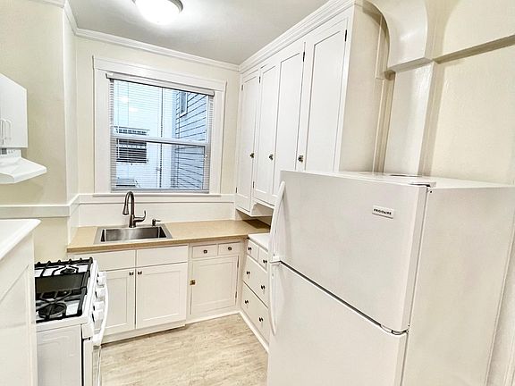 3rd image of 700 Steiner St APT 201