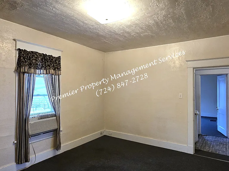 404 Center Ave — Photo 5