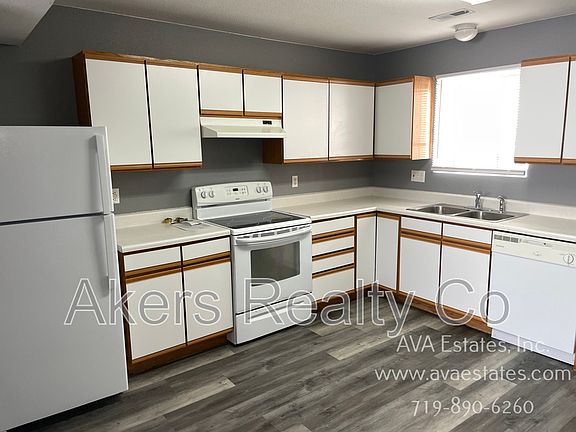 5th image of 733 E Laporte Dr