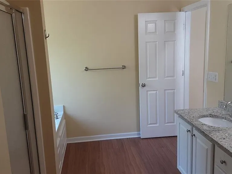 132 Lake Shore Dr — Photo 28