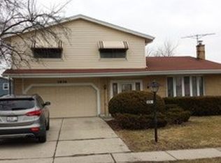 1836 W Willow Ln, Mount Prospect, IL 60056