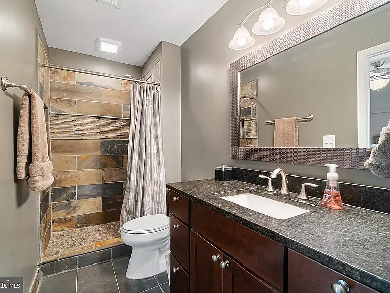 422 Avondale Dr — Photo 22
