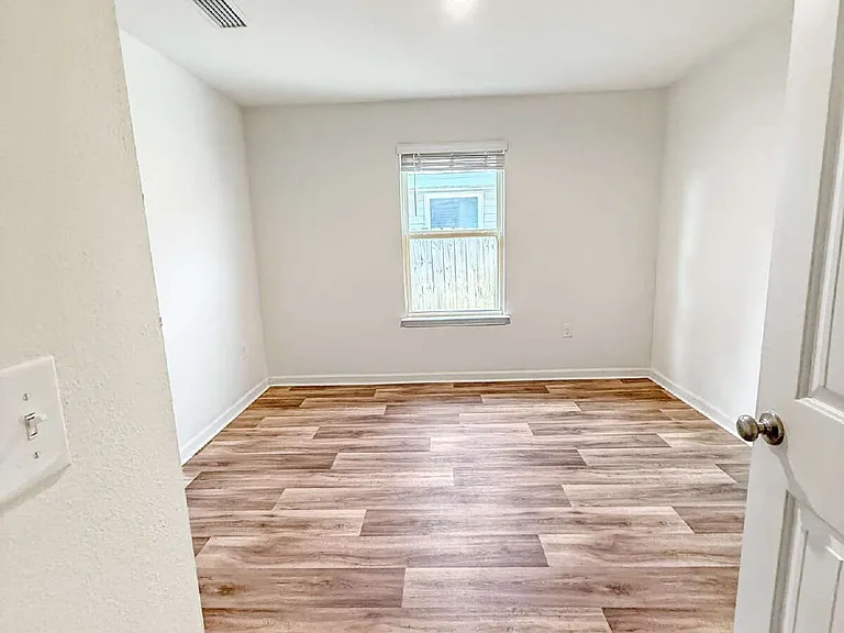 7469 Steeplechase Blvd — Photo 5