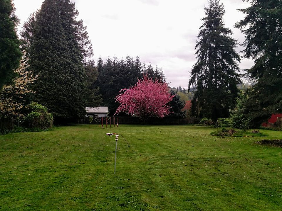 2nd image of 1924 Pacific Ave N