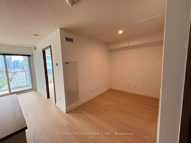 19 Bathurst St #1708 — Photo 14
