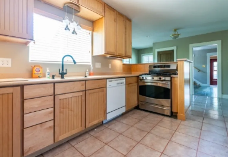 1221 Main St — Photo 6