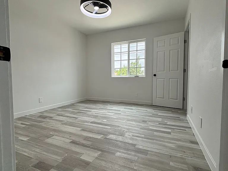 133 S 2nd St #1/2 — Photo 7