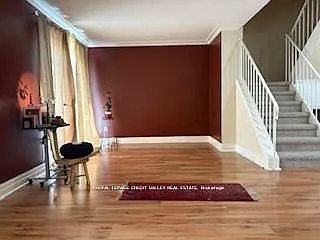 24 Sutter Ave — Photo 8