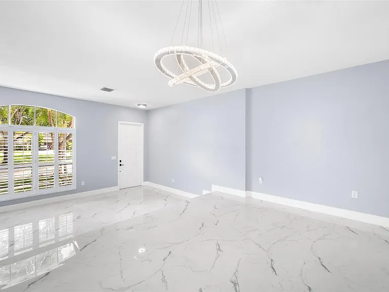 5030 SW 155th Ter — Photo 6