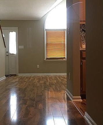3rd image of 301 Crestwood Ct