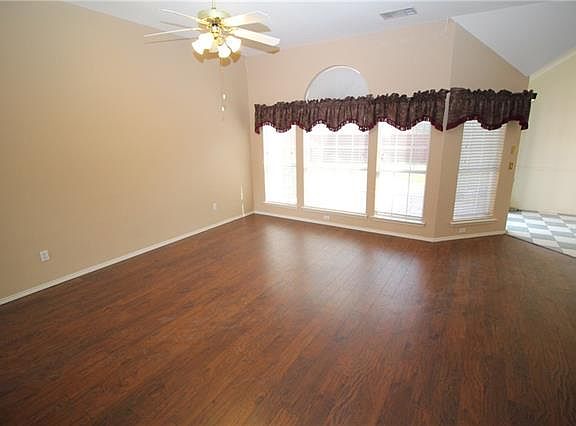 3rd image of 10703 River Oaks Dr