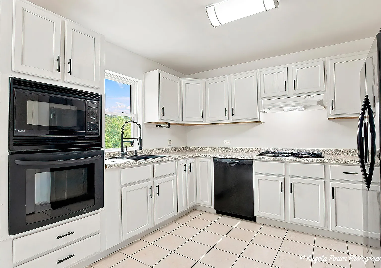 3 bed, 1557 sqft, $2,950 — Photo 3