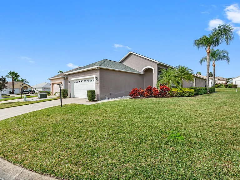 3063 Westmoreland Dr — Photo 2
