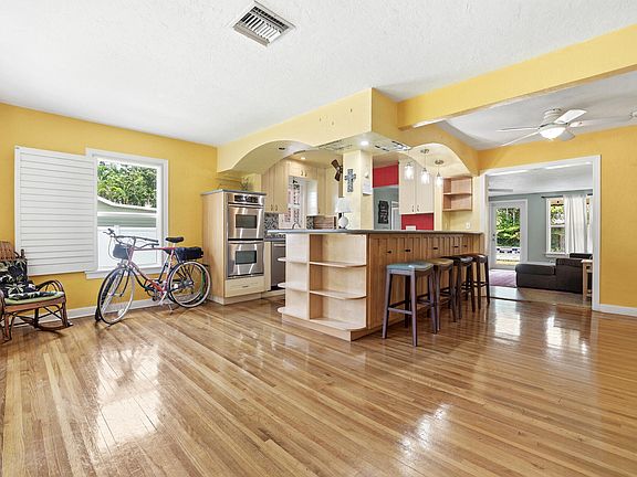 5th image of 227/233 S Swinton Avenue