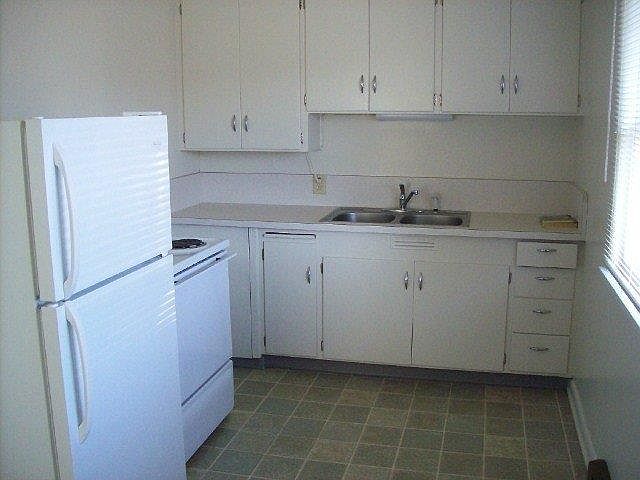 2nd image of 706 N Pearl St