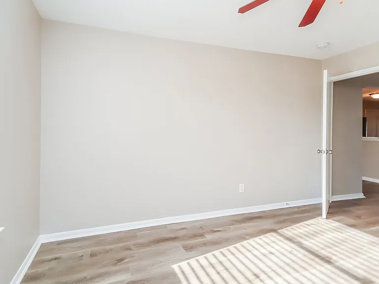 10815 Malden Dr — Photo 13