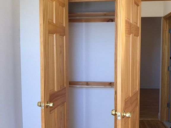3rd image of 4545 46th St APT 3D