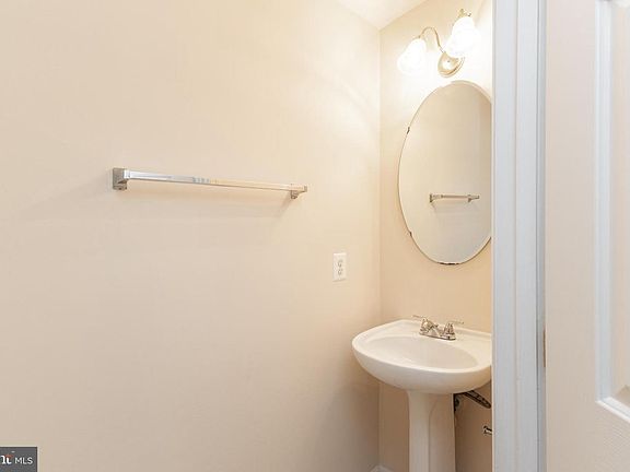 5th image of 1254 Corbett Pl