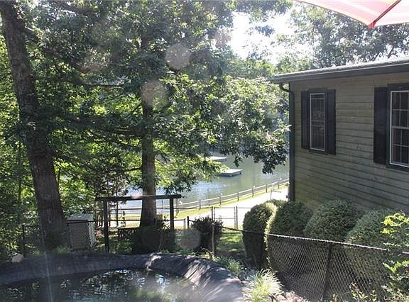 4th image of 53 Bear Run Dr