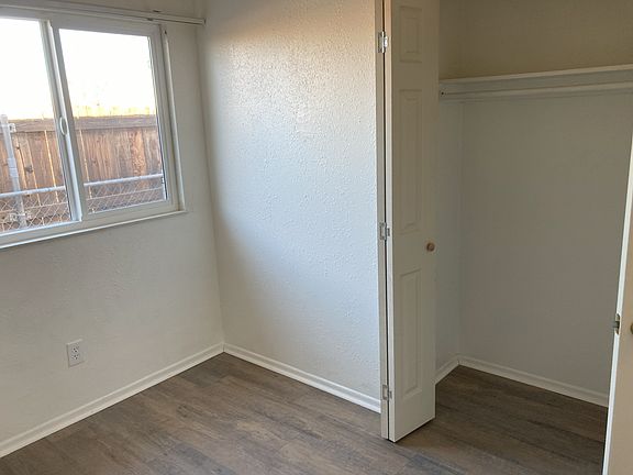 3rd image of 2037 Yosemite Ct