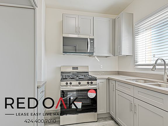 3rd image of 147 1/3 S Normandie Ave #411
