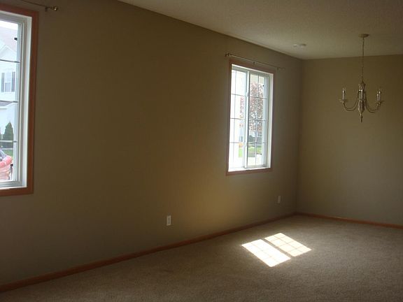 3rd image of 10887 Oak Grove Cir
