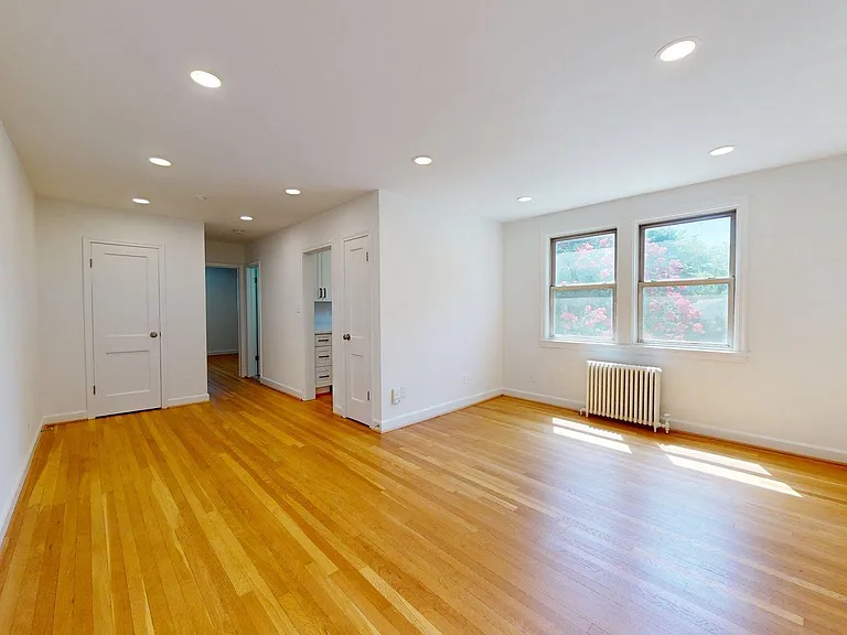 1210 N Kenilworth St #8 — Photo 1
