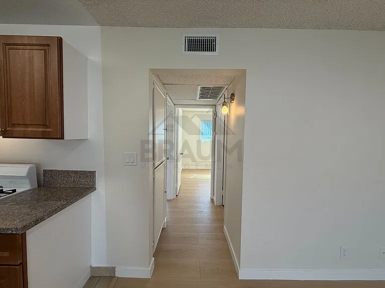 14801 DELANO — Photo 13