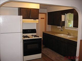 2nd image of 612 Le Hillier St
