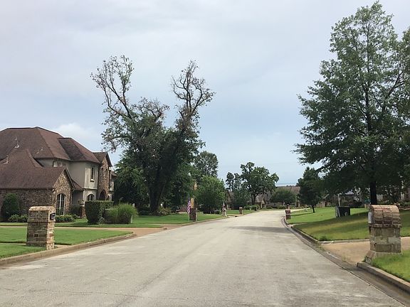 4th image of 1025 Riverwood Dr