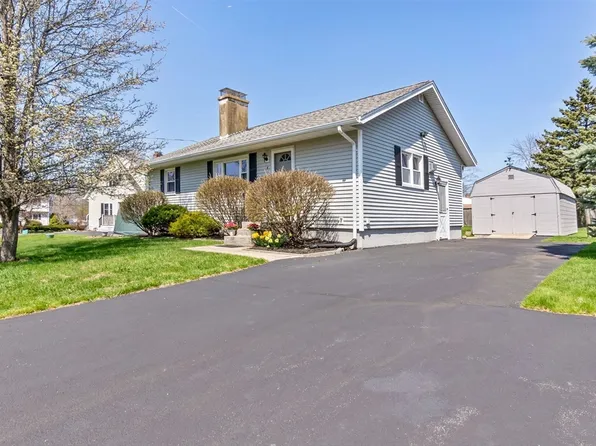 4 Vista Dr, Danvers, MA 01923