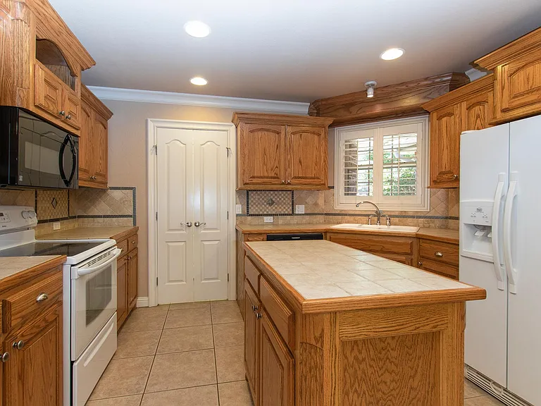 2205 N Norris St — Photo 5