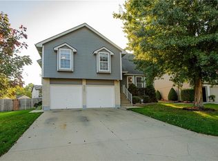 4700 SW 10th St, Blue Springs, MO 64015