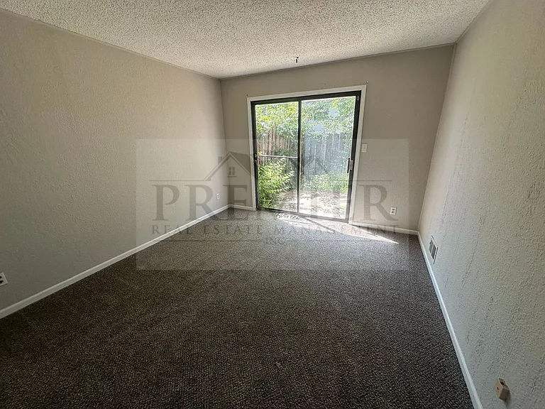 8428 Lane Pl — Photo 6
