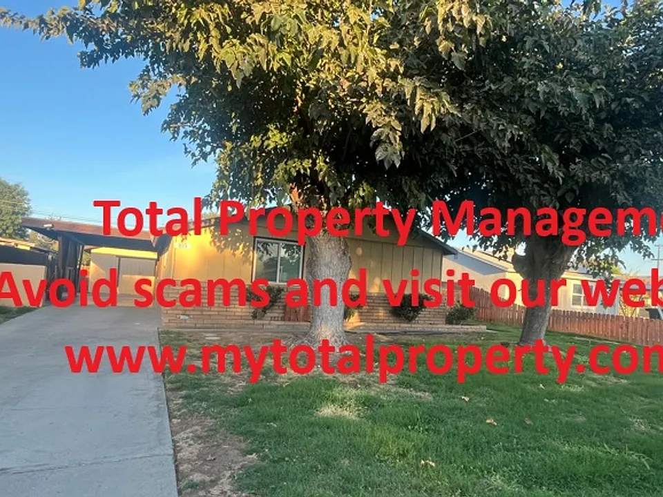 105 Lombardy Ln