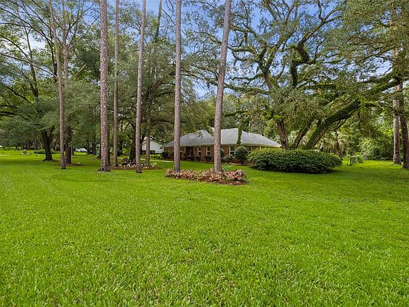 3rd image of 11207 NW 14TH AVENUE