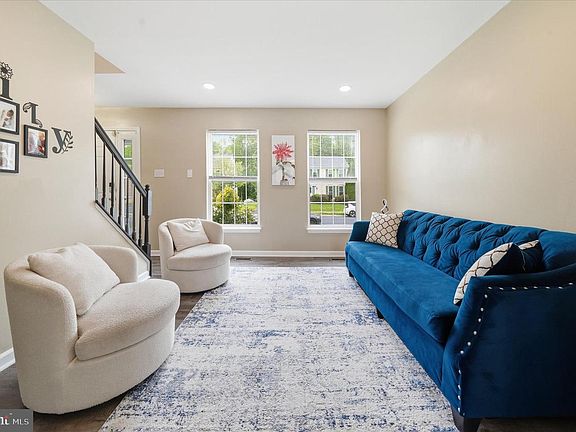 3rd image of 163 McCormick Blvd