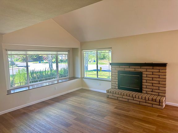3rd image of 804 Vista Del Arroyo