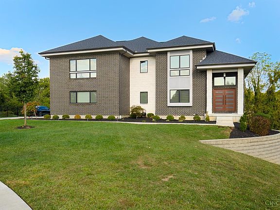 2nd image of 7194 Laurel Oaks Dr