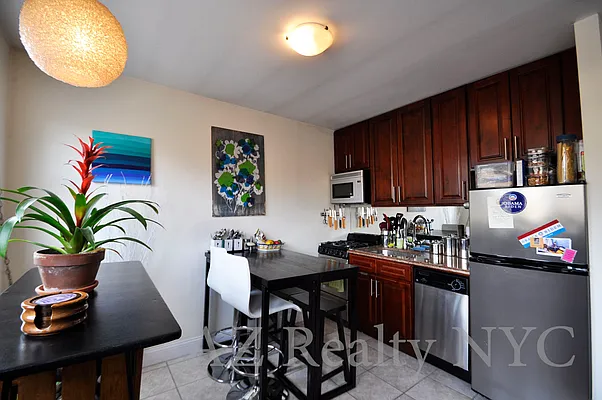 Rented by FirstService Realty (legacy) | media 8