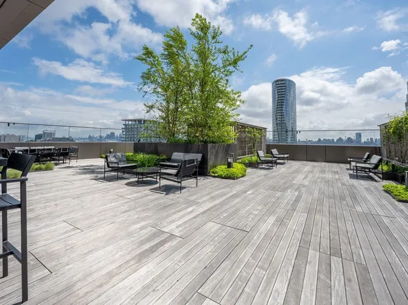 75 Park Lane South image 20 of 50